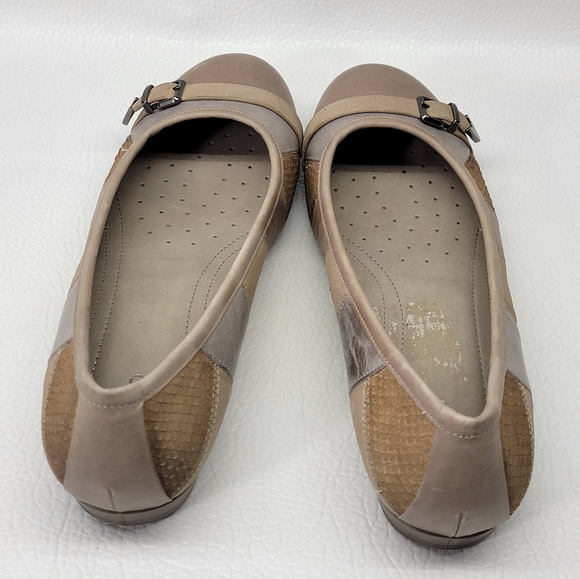 Ecco slide flats Womens Brown Leather  Shoes Loafer Sz 9 - 9.5 some scratches pl - Picture 3 of 9